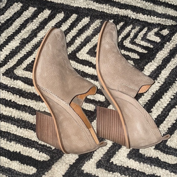 Lucky Brand Taupe Leather Mules - Picture 3 of 6